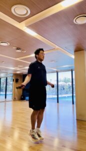 100일 챌린지기간중 줄넘기하는 사진